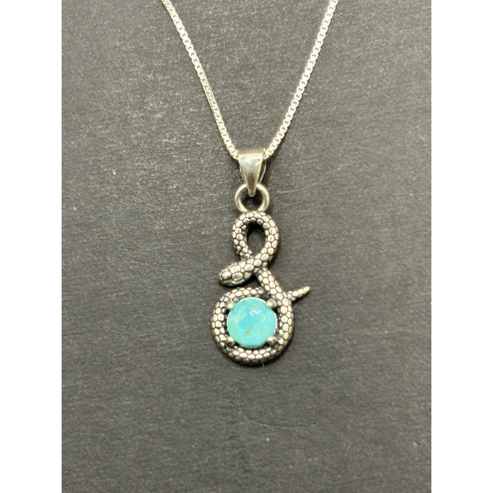 New Condition 18" Sterling Silver Dainty Turquoise Snake Pendant Necklace J18